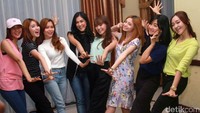 Selain itu adapula girlband Cherrybelle yang tampil kasual. Pool/Gus Mun/detikFoto.