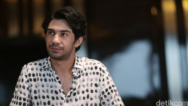 Melacak Jejak Perjalanan Karier Reza Rahadian