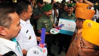 Program Bedah Rumah Veteran ini merupakan salah satu Program BUMN Hadir Untuk Negeri dalam rangka menyemarakkan HUT Ke-71 Kemerdekaan RI. Pool/Humas PLN.