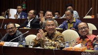 Rapat tersebut membahas evaluasi pelaksanaan Undang-Undang tentang Desa.