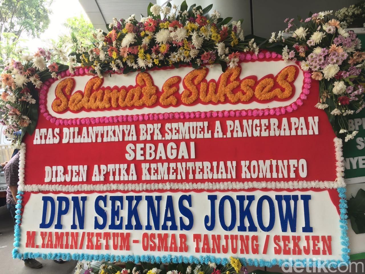 Kiriman bunga dari Seknas Presiden Jokowi