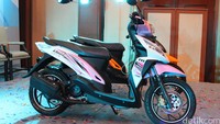 Sementara itu, satu-satunya skutik entry level yang dijual di bawah Rp 15 juta cuma skutik dari India, TVS. Dikutip dari situs resminya, skutik TVS Dazz harganya Rp 13.100.000 dan TVS Dazz-FI Rp 13.900.000. Foto: File detikOto