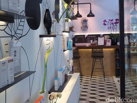 Mencoba Perawatan Mengecilkan Perut dalam 30 Menit di Surface Skin Habit