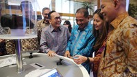 Pameran wisata yang digelar sampai Minggu (10/10) tersebut menawarkan tiket dan paket wisata dengan harga murah ke berbagai destinasi dalam dan luar negeri.