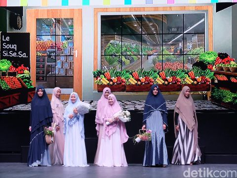 3 Desainer Tampilkan Busana Muslim yang Terinspirasi Pasar Hingga Gurun Pasir