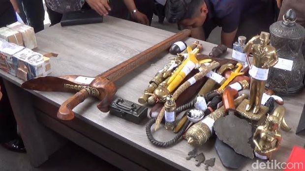 Pusaka Hingga Uang Jutaan Dolar dari Dimas Kanjeng akan Diuji Keasliannya
