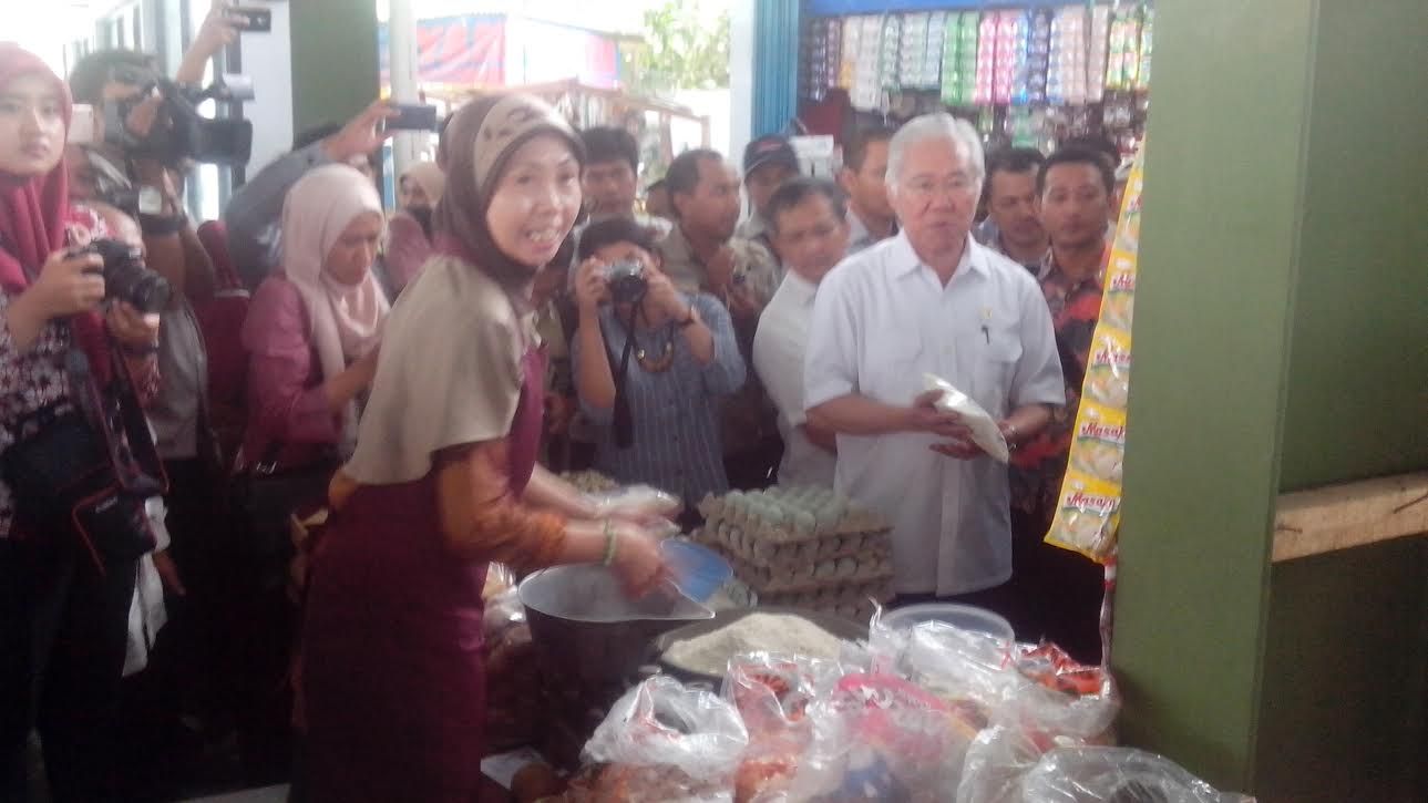 Usai Panen Jagung, Duet Mendag dan Mentan Blusukan ke Pasar di Kebumen