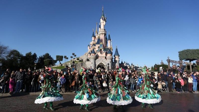 Disneyland Paris Taman rekreasi di Paris