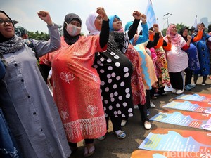 Membedah Nasib Cuti Hamil dan Haid dalam UU Cipta Kerja