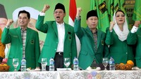 Djan Faridz mendeklarasikan dukungan kepada Ahok-Djarot di Kantor DPP PPP Jl Diponegoro, Jakarta Pusat, Jumat (07/10/2016).
