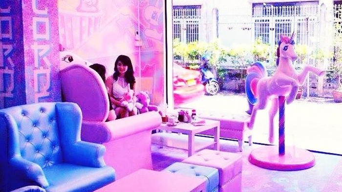 Bertemu Unicorn di Kafe Thailand