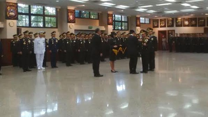 Kapolri Jenderal Tito Raih Bintang Bhayangkara Utama