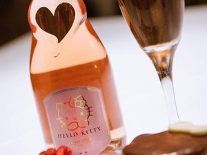 Wah! Hello Kitty Wine dari Sanrio Ini Khusus Dibuat oleh Winery Italia