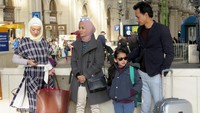 Suasana di dalam stasiun tersebut, mirip sama disini nggak ya?