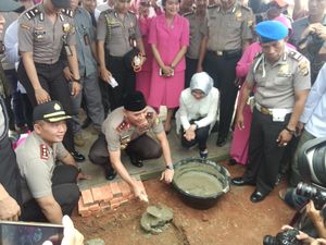 Kapolda Metro dan Airin Hadiri Peletakan Batu Pertama Masjid di Polresta Tangsel