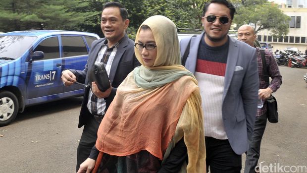 Yuni Shara Putus Cinta, Restu Sinaga Jalani Sidang Kasus Narkoba