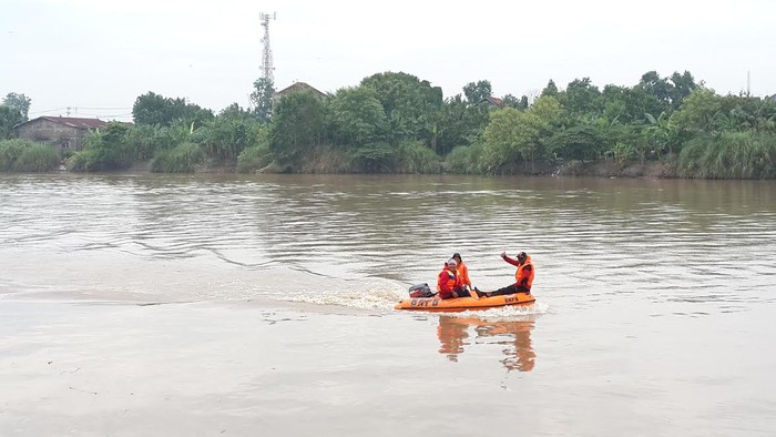 Pencarian 7 Santri Korban Perahu Tenggelam di Babat Dilanjutkan