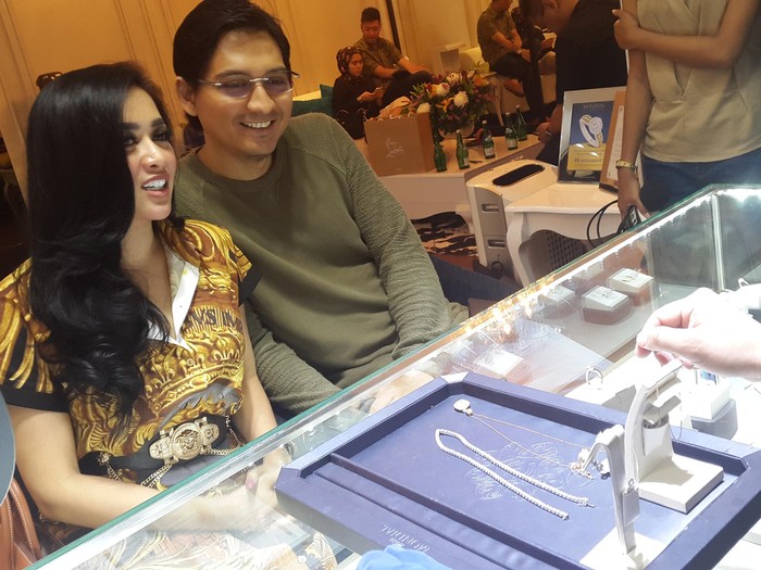 Cuaca Tak Bersahabat, Lucky Hakim Tunda Pernikahannya dengan Tiara Dewi