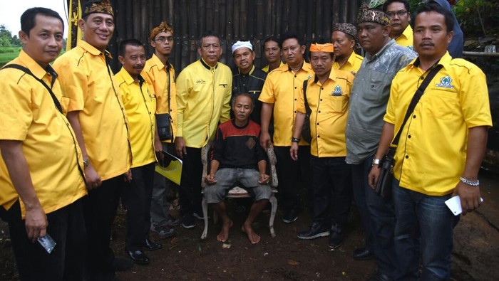 Ketua DPD Golkar Jabar Lantik Pengurus Kuningan di Gubuk Subarna