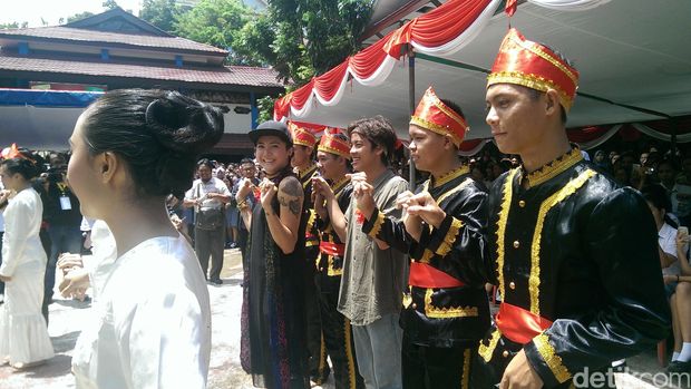 Aaaa! Bisma 'SM*SH' Bikin SMK 1 Manado 'Rusuh'