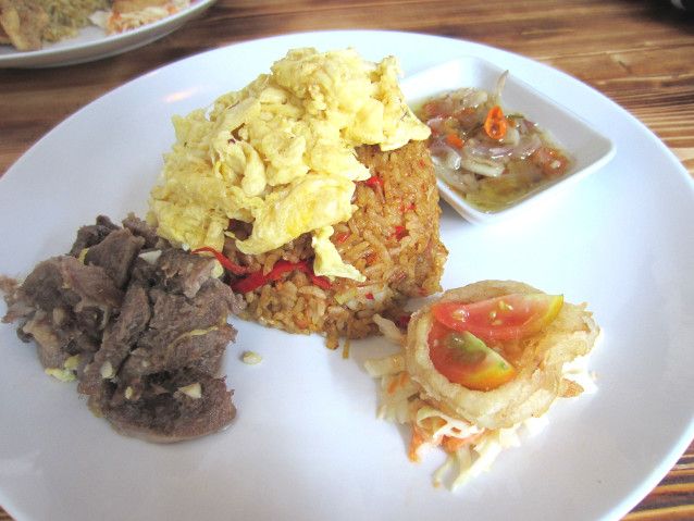 Ditambah <i>Lamb Chop</i> hingga Wagyu Jadi Nasi Goreng Mewah