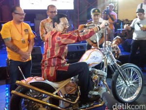 Tunggangi Kebo Bule Sultan HB X Ingin Kustomfest Yogya Mendunia