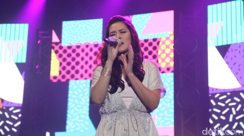 Raisa hingga Andien Berduka untuk Ledakan Kampung Melayu Raisa hingga Andien Berduka untuk Ledakan Kampung Melayu