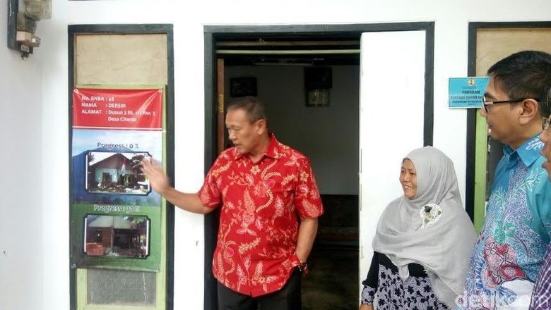 Bawaslu Selidiki Video Bupati Kuningan Kutuk Kades Tak Pilih Jokowi Bawaslu Selidiki Video Bupati Kuningan Kutuk Kades Tak Pilih Jokowi