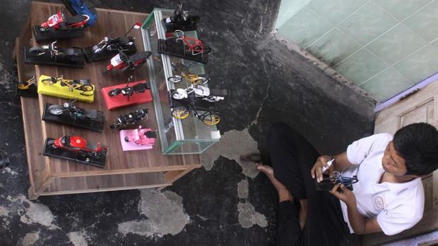Seorang Pemuda Lulusan SMK di Jombang Sulap Barang Bekas Jadi 'Uang'
