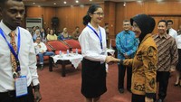 Plt. Sekretaris Kementerian Pemuda dan Olah Raga Republik Indonesia, Dr. Yuni Poerwanti, menghadiri dan membuka Pre-Departure Training Program Kapal Pemuda Asia Tenggara – Jepang (the Ship for Southeast Asian and Japanese Youth Program/SSEAYP) yang ke-43 di Pusdiklat Kementerian Perindustrian Republik Indonesia. Pool/dok. Kemenpora.