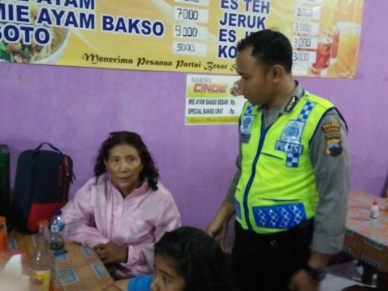 Cuaca Buruk, Helikopter Menteri Susi Mendarat di Temanggung Cuaca Buruk, Helikopter Menteri Susi Mendarat di Temanggung