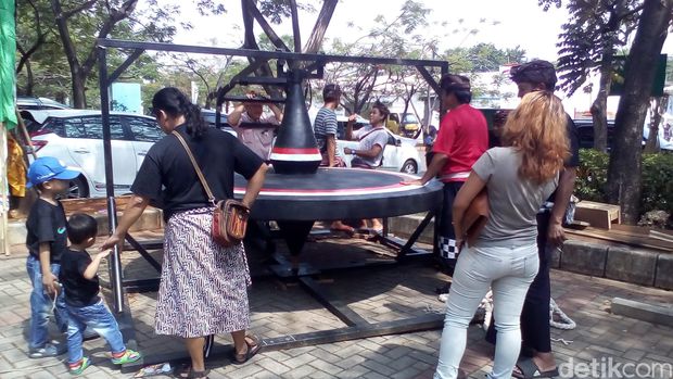 Di TAFISA, Ada Gasing Terbesar di Indonesia Digelar