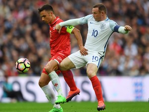 Rooney vs Malta: Starter, Dikolongi, Dicemooh, Dibela Southgate