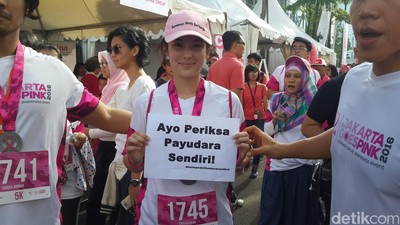 Dukungan Para Artis Agar Masyarakat Rutin Periksa Payudara Sendiri