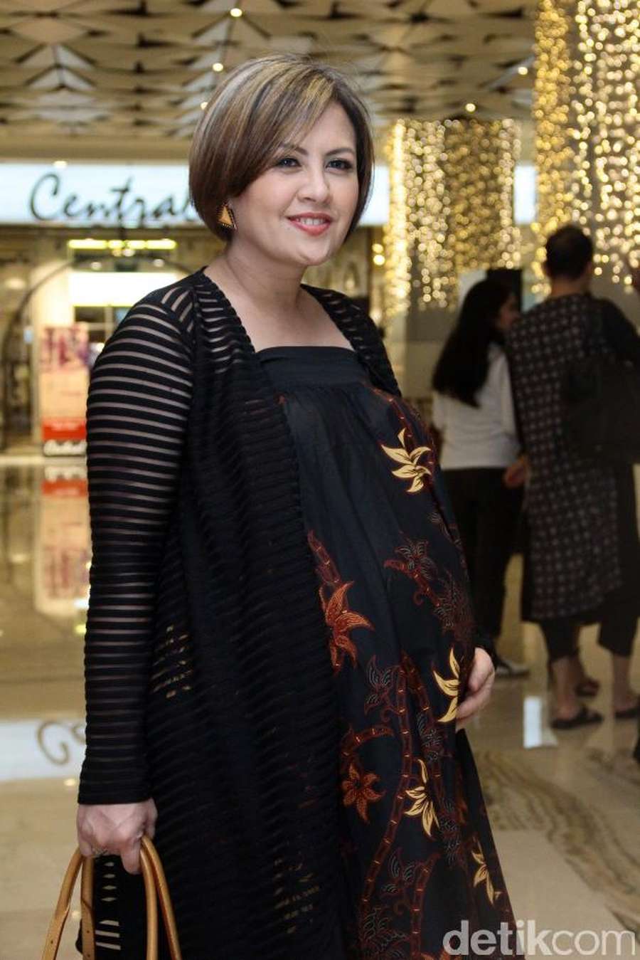 Perut Hamil Tua Cynthia Lamusu Foto 4