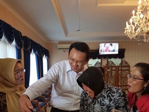 Sempat Bersitegang Kini Mesra, Ahok: Dari Dulu Saya Baik sama Bu Risma
