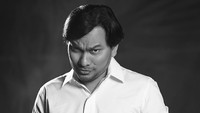 Tompi : Bagi saya panggung itu adalah tempat mereflesikan kegilaan saya dalam hal yang positif. Ia sendiri pernah terlibat pada gelaran Nyanyian Untuk Indonesia Timur, Nyanyian Aceh dan Nusantara dan Nusantara dan Trio Lestari. (Dok. Galeri Indonesia Kaya)