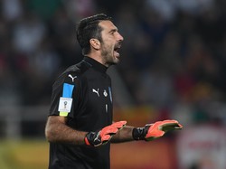 Gianluigi Buffon pensiun pada 2 Agustus 2023 di usia 45 tahun. Buffon memulai karier di Parma dan jadi legenda di Juventus, plus jadi pemain dengan caps terbanyak di Timnas Italia (176 laga) (Getty Images)