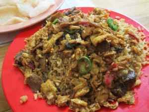 Mau Makan Nasi Goreng Gila Komplet Murah ? Ke 5 Tempat Ini Aja
