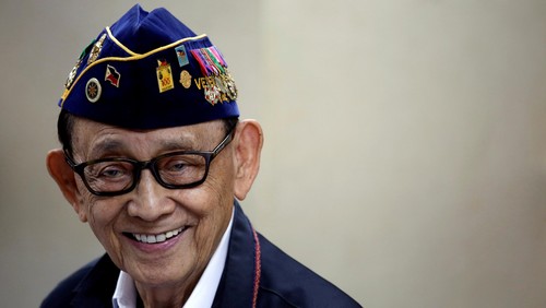 Former Philippine President Fidel Ramos reacts as he speaks to journalists during a trip to Hong Kong, China, after a Hague courts ruling over the maritime dispute in South China Sea, August 12, 2016. Picture taken August 12, 2016.        REUTERS/Tyrone Siu/File Photo