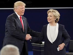 Trump Minta Hillary Mencalonkan Diri Lagi dalam Pilpres 2020