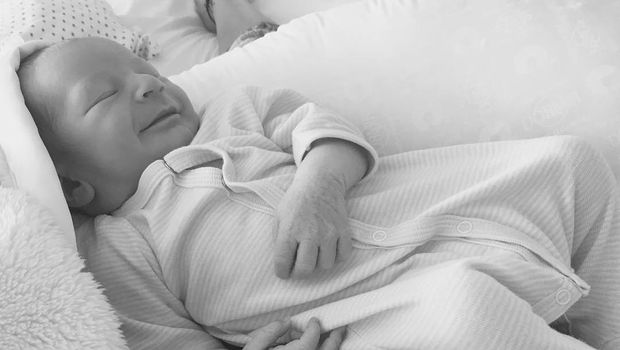 Model Seksi Candice Swanepoel Lahirkan Anak Pertama