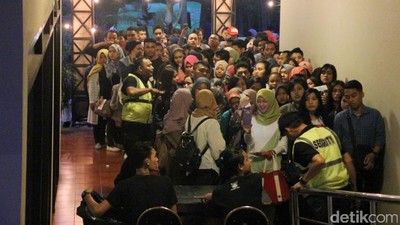 Suasana di Konser Raisa Handmade Tour 2016