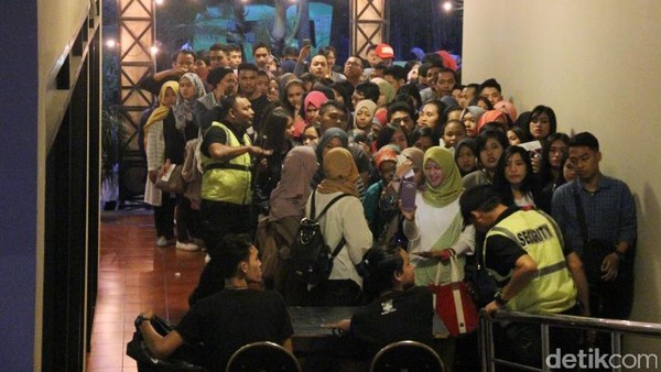 Suasana di Konser Raisa Handmade Tour 2016