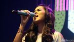 Awas Baper di Konser Raisa Handmade Tour 2016