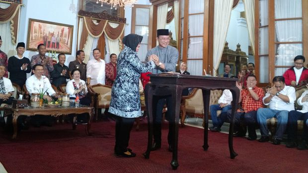 Foto: Komitmen Kepala Daerah PDIP Se-Jatim Siap Bantu Pemenangan Ahok-Djarot (Danu/detikcom)