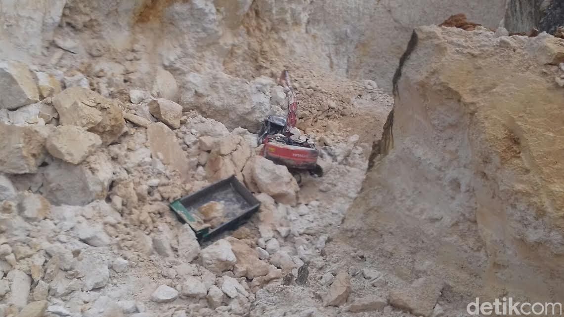 Longsor batu kapur di Sampang