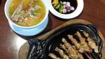 Hangatkan Tubuh dengan Sate Domba Hot Plate dan Asem-asem Daging