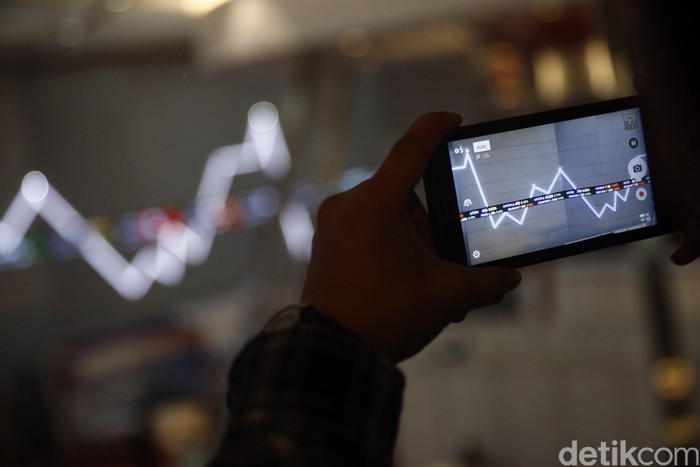 Terjun Bebas Saham Polaris Investama Kena Suspen Bursa