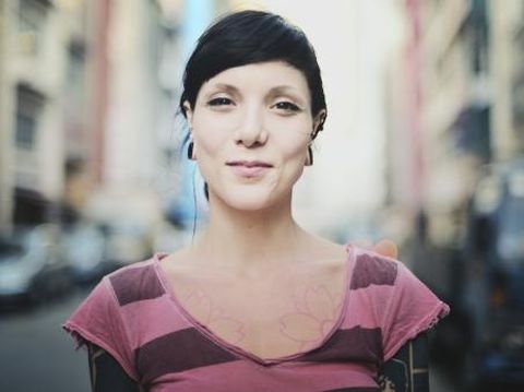 5 Tipe Senyuman dan Arti di Baliknya